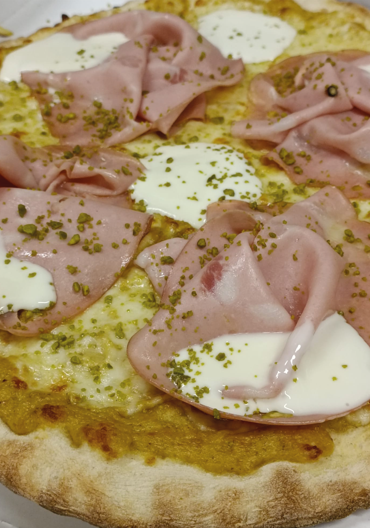 pizza con crema di pistacchio